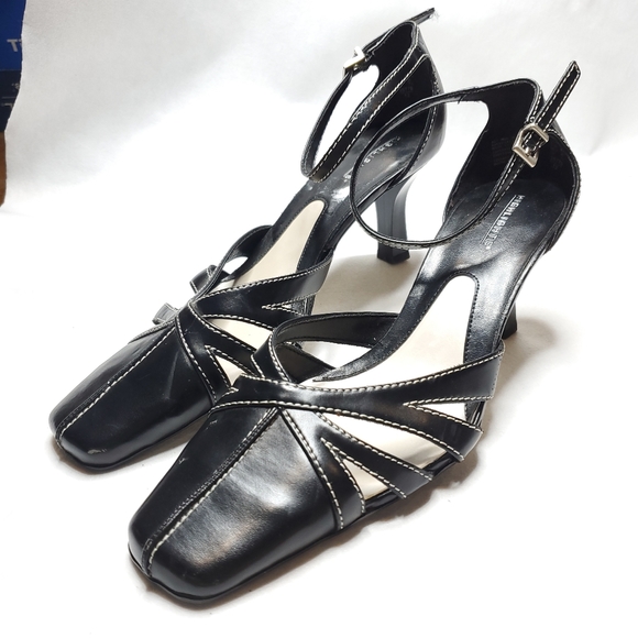 Highlights Black Size 9 Squared Toe Strappy Heels - Picture 4 of 10